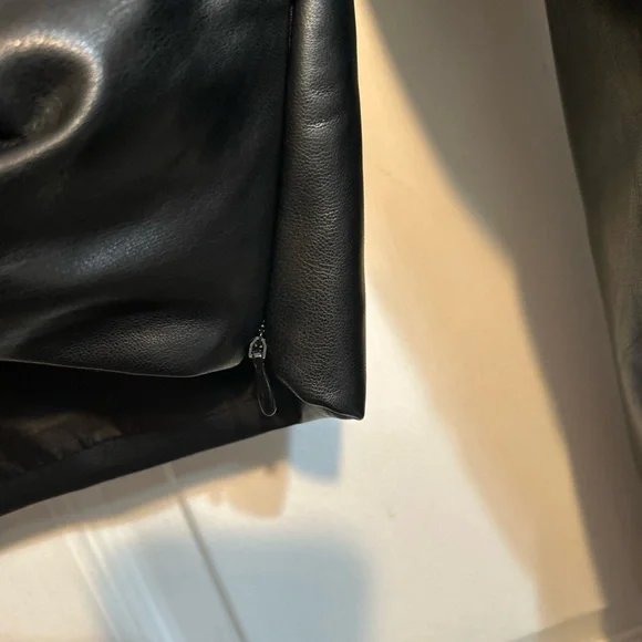 Nasty Gal Faux Leather Cropped Top Crossover Twisted Front Size 6 Black - Picture 6 of 11